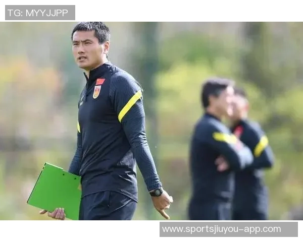 邵佳一发布会记者人数仅五十人左右两度口误将伊万称为杜伊引发关注 邵佳一发布会记者人数仅五十人左右两度口误将伊万称为杜伊引发关注