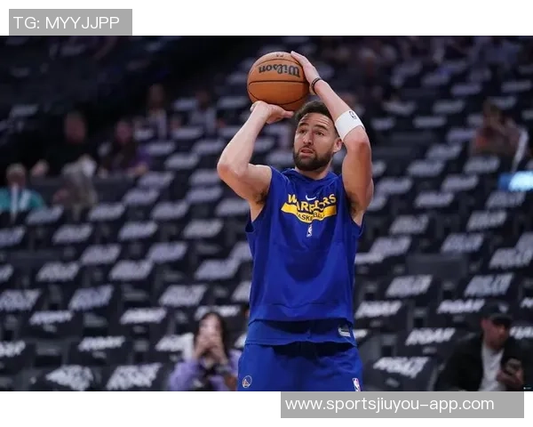 克莱汤普森状态低迷9投仅3中三分球命中率惨淡仅1中6