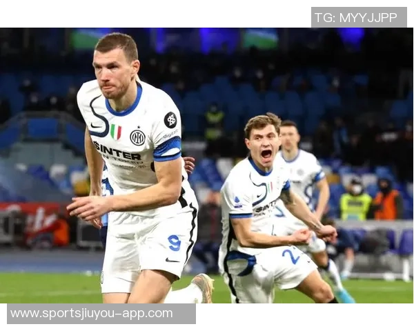 马伦谈与邓弗里斯默契配合称共同训练已久助力球队表现 马伦谈与邓弗里斯默契配合称共同训练已久助力球队表现